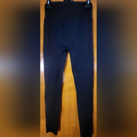 FABLETICS Scuptknit leggings - Picture 4 of 4